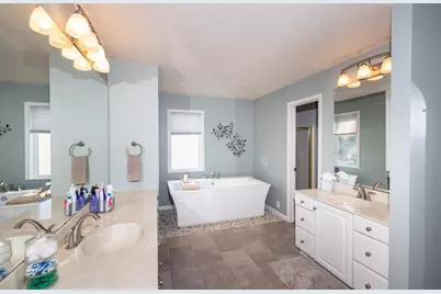 916 42nd Avenue N, Fargo, ND 58102 - Photo 30