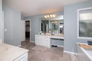 916 42nd Ave N, Fargo, ND 58102 - Photo 32