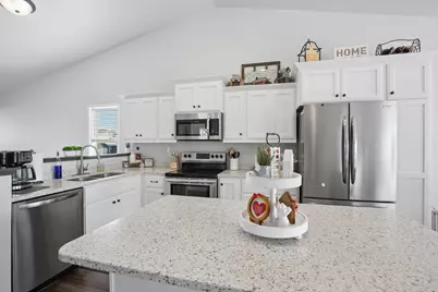 1710 67th Avenue S, Fargo, ND 58104 - Photo 4