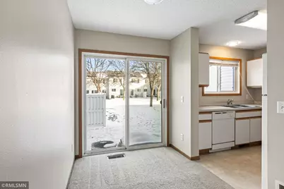 15512 Flyboat Lane #162, Apple Valley, MN 55124 - Photo 6