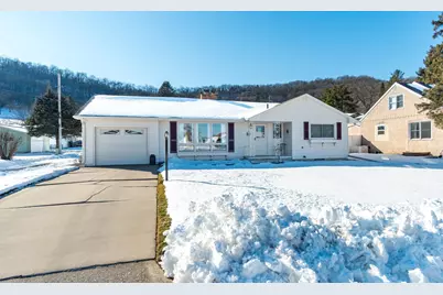 109 Hill Street N, La Crescent, MN 55947 - Photo 2