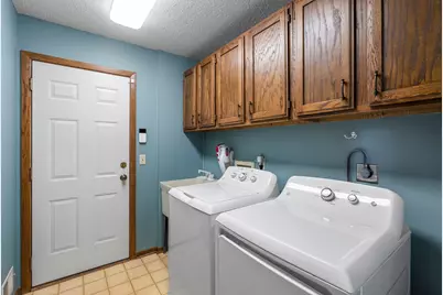 1293 Castle Court, Golden Valley, MN 55427 - Photo 24