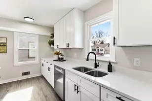 5056 Upton Ave N, Minneapolis, MN 55430 - Photo 8