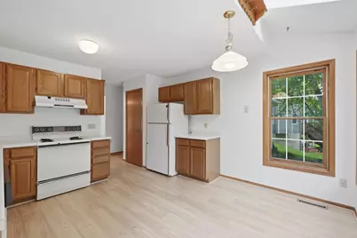 6621 Arlington Court, Chanhassen, MN 55317 - Photo 6