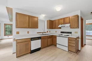 6621 Arlington Ct, Chanhassen, MN 55317 - Photo 10