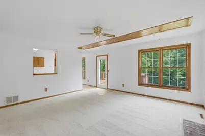 6621 Arlington Court, Chanhassen, MN 55317 - Photo 4