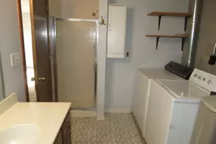 8761 N Maplebrook Cir, Brooklyn Park, MN 55445 - Photo 14