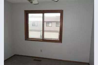 8761 N Maplebrook Circle, Brooklyn Park, MN 55445 - Photo 6