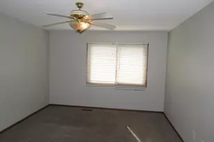 8761 N Maplebrook Cir, Brooklyn Park, MN 55445 - Photo 10