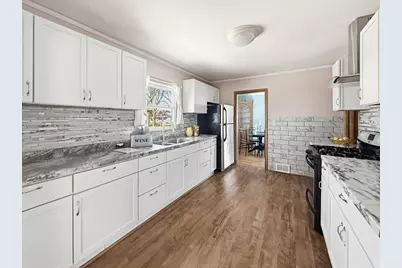 742 Nebraska Avenue E, Saint Paul, MN 55106 - Photo 2