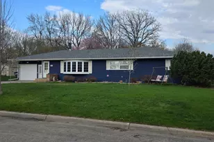 1002 Linden St, Luverne, MN 56156 - Photo 1