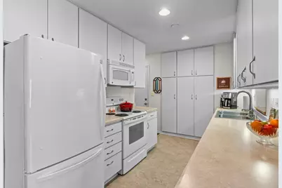 8425 Kell Avenue S, Bloomington, MN 55437 - Photo 16