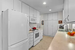 8425 Kell Ave S, Bloomington, MN 55437 - Photo 16