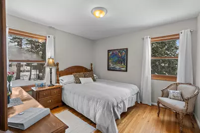 8425 Kell Avenue S, Bloomington, MN 55437 - Photo 18