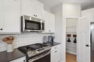 1943 Sparrow Dr, Shakopee, MN 55379 - Photo 6