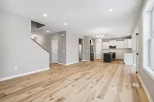 1943 Sparrow Dr, Shakopee, MN 55379 - Photo 8