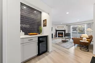 10746 Toledo Ct, Bloomington, MN 55437 - Photo 4