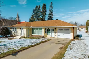 516 1st Ave SE, Long Prairie, MN 56347 - Photo 1