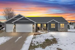 701 Carnoustie Pl SE, Pine Island, MN 55963 - Photo 2