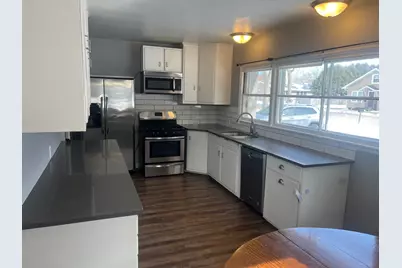 718 S Ramsey Avenue, Litchfield, MN 55355 - Photo 2