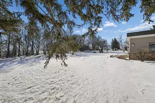 405 Sunrise Dr, Olivia, MN 56277 - Photo 30