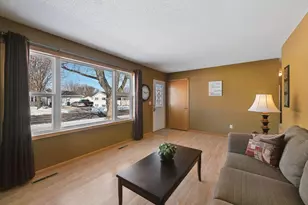 405 Sunrise Dr, Olivia, MN 56277 - Photo 8