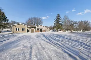 405 Sunrise Dr, Olivia, MN 56277 - Photo 32