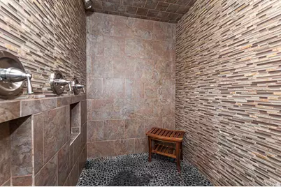 701 4th Street SW, Austin, MN 55912 - Photo 22