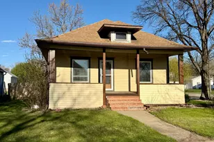 631 N Cedar St, Luverne, MN 56156 - Photo 1
