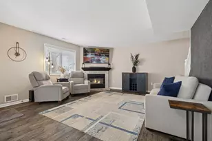 2543 Wimbledon Pl, Woodbury, MN 55125 - Photo 8