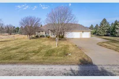 2631 Hawk Hill Lane SW, Rochester, MN 55902 - Photo 2