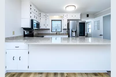 10935 S Thomas Avenue S, Bloomington, MN 55431 - Photo 4