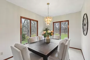 5831 Fawn Trail Cir, Woodbury, MN 55129 - Photo 12