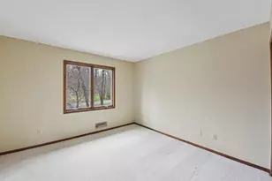 5831 Fawn Trail Cir, Woodbury, MN 55129 - Photo 32