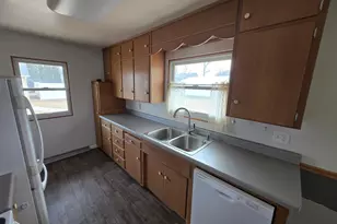 204 4th Ave SW, Stewartville, MN 55976 - Photo 2