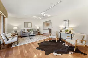 10665 Northmark Dr, Eden Prairie, MN 55344 - Photo 4