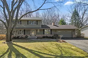 10665 Northmark Dr, Eden Prairie, MN 55344 - Photo 2