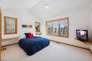 5349 Shady Hills Cir, Shorewood, MN 55331 - Photo 18