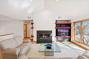 5349 Shady Hills Cir, Shorewood, MN 55331 - Photo 10