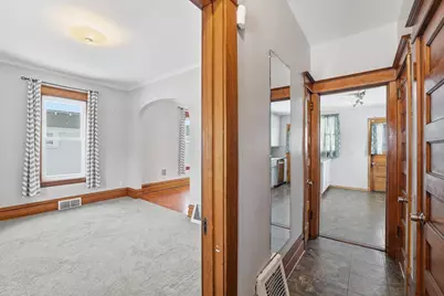 1009 Sherburne Avenue, Saint Paul, MN 55104 - Photo 4