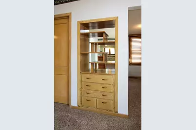 614 Elm Street NE, Hutchinson, MN 55350 - Photo 8