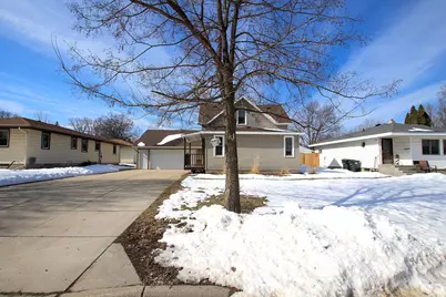 614 Elm Street NE, Hutchinson, MN 55350 - Photo 2