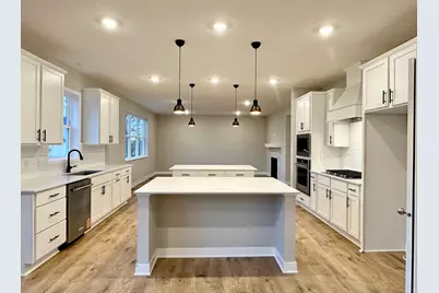 1728 Oak Creek Pass, Chaska, MN 55318 - Photo 2