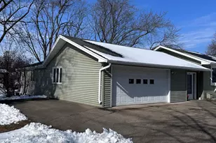 9130 Columbus Ave S, Bloomington, MN 55420 - Photo 4