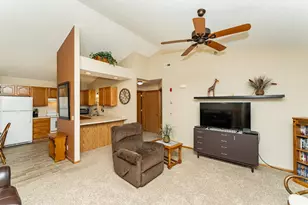 1911 Deerhaven Ln NE, Rochester, MN 55906 - Photo 4