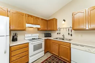 1911 Deerhaven Ln NE, Rochester, MN 55906 - Photo 10