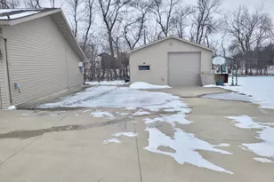 7607 University Dr S, Fargo, ND 58104 - Photo 4