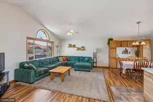 212 Pine St, Cannon Falls, MN 55009 - Photo 6