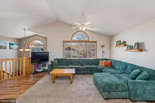 212 Pine St, Cannon Falls, MN 55009 - Photo 4