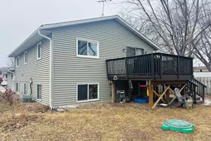 907 Pine St, Hastings, MN 55033 - Photo 4